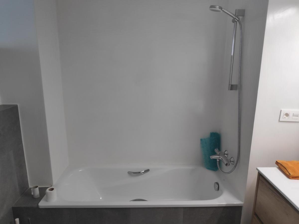Apartment Close To The Beach With Free Parking Badalona Exterior foto